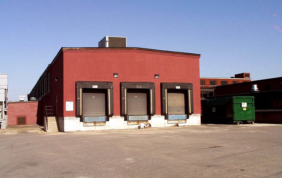 More Photos Of 50 High St, North Andover Research And Development For Lease