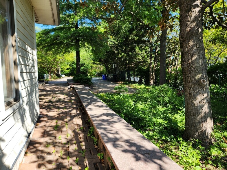 More Photos Of 4700 Erie St, College Park Office For Sale
