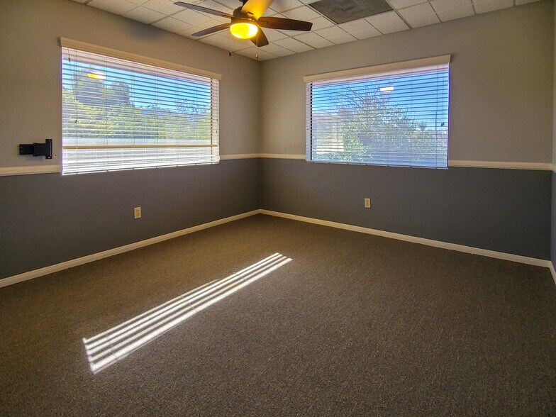 More Photos Of 1344 W 6th St, Corona Office For Sale