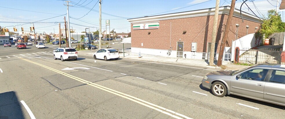 More Photos Of 66 S Franklin St, Hempstead Freestanding For Lease