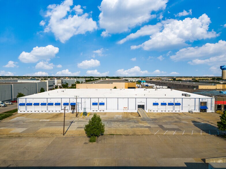 Primary Photo Of 1207 W Crosby Rd, Carrollton Manufacturing For Lease