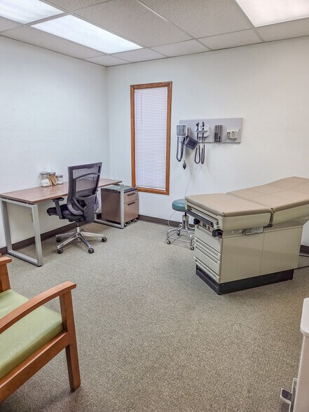 More Photos Of 1881 W Washington St, Stayton Skilled Nursing Facility For Lease