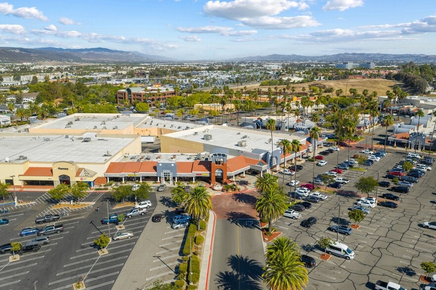 More Photos Of 27520 Ynez Rd, Temecula General Retail For Sale