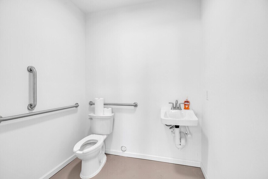 More Photos Of 412-416 Madison Trade Plz SE, Leesburg Apartments For Lease