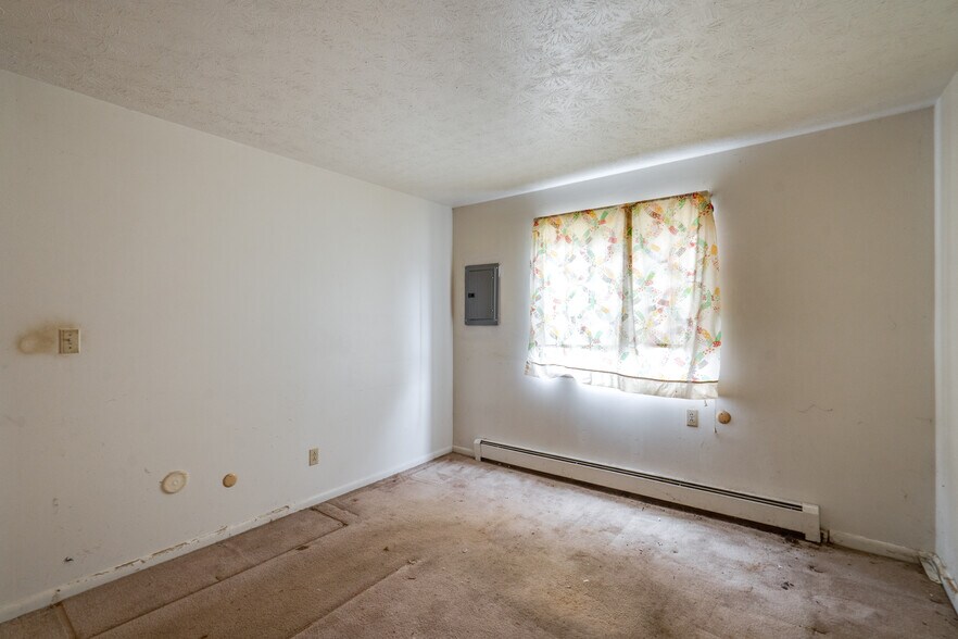 More Photos Of 2615 Ellet Ave, Akron Apartments For Sale