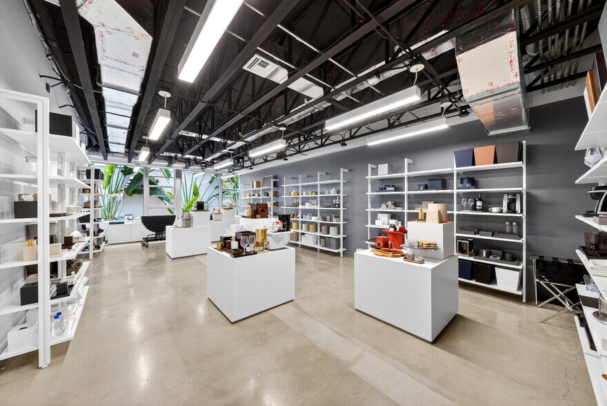 More Photos Of 7630 Biscayne Blvd, Miami Office For Lease