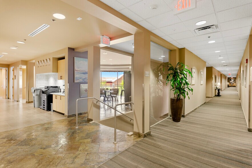 More Photos Of 9375 E Shea Blvd, Scottsdale Coworking Space