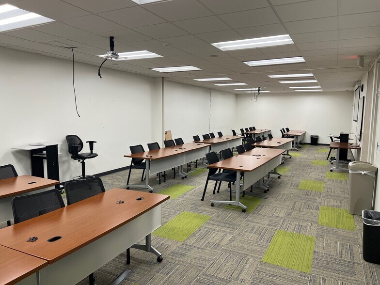 More Photos Of 3854 American Way Dr, Baton Rouge Office For Lease