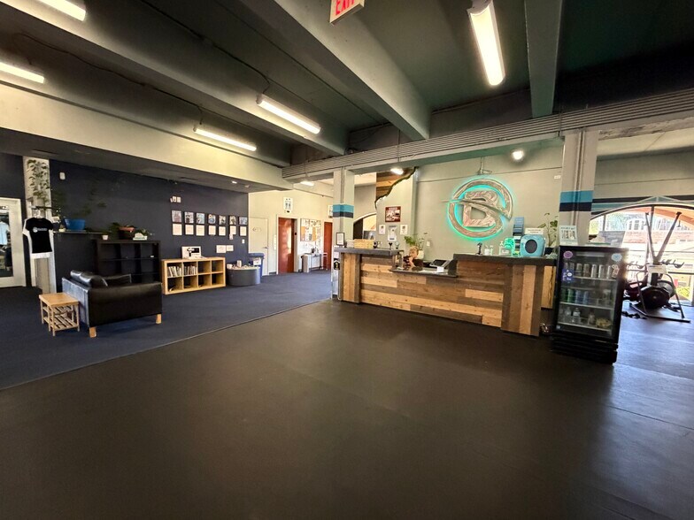 More Photos Of 7680 Girard Ave, La Jolla Office For Lease