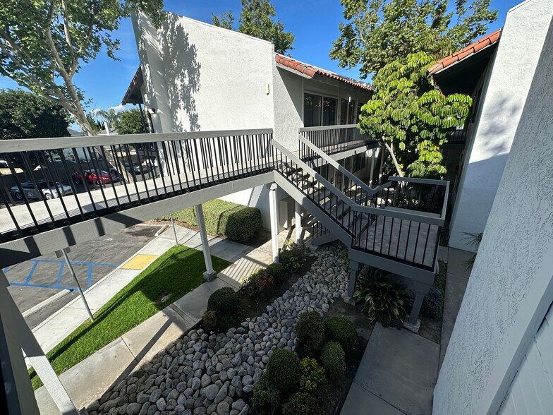 More Photos Of 1820 W Orangewood Ave, Orange Office For Lease