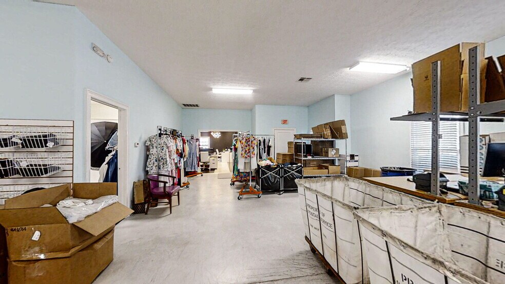 More Photos Of 7413 Whitesville Rd, Columbus Medical For Sale
