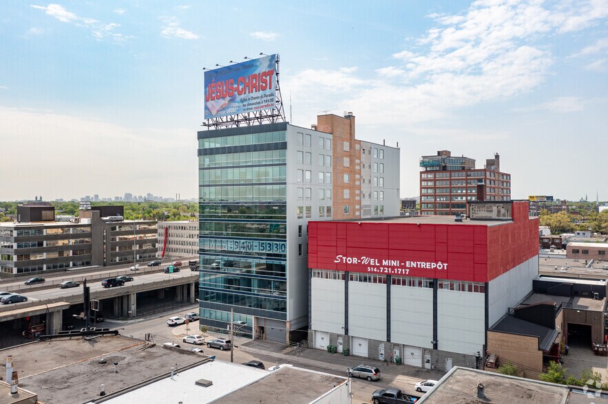 More Photos Of 3737 Boul Cremazie E, Montréal Office For Lease