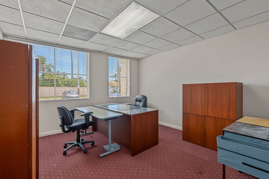 More Photos Of 7765 SW 87th Ave, Miami Medical For Sale