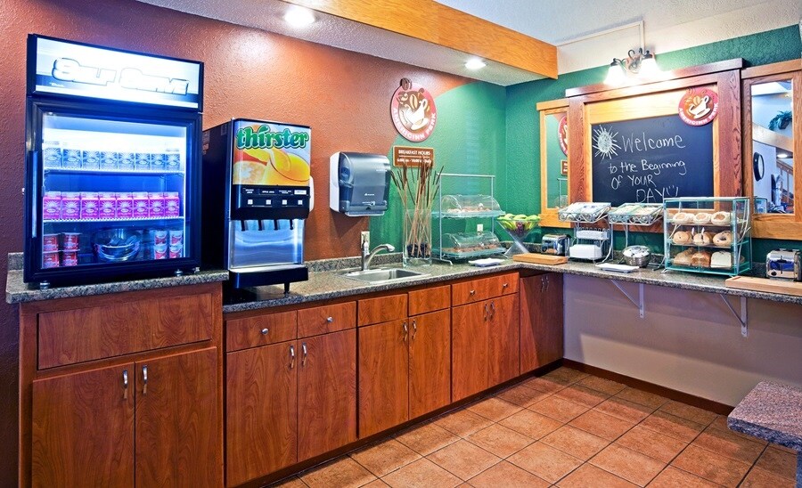 More Photos Of 1423 35th St S, Fargo Hotel For Sale