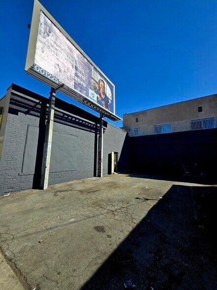 More Photos Of 1816-1822 S San Pedro St, Los Angeles Storefront For Lease