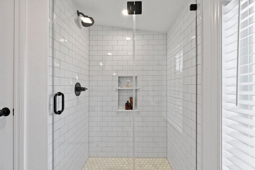 More Photos Of 44 Williams Ave, Mystic General Retail For Sale