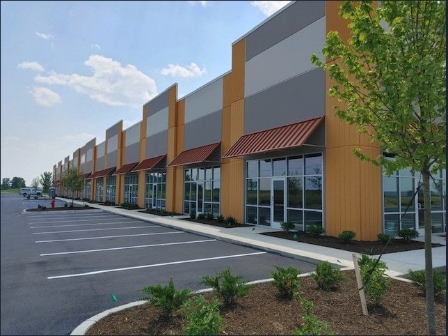 More Photos Of 485 International Dr, Jeffersonville Light Distribution For Lease