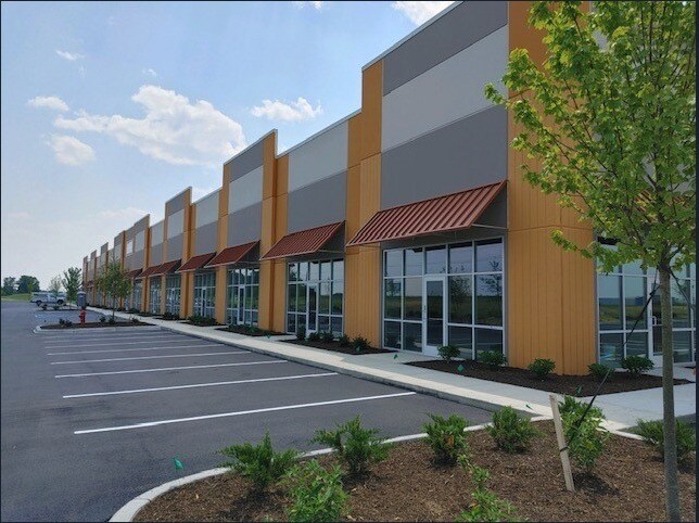 More Photos Of 485 International Dr, Jeffersonville Light Distribution For Lease