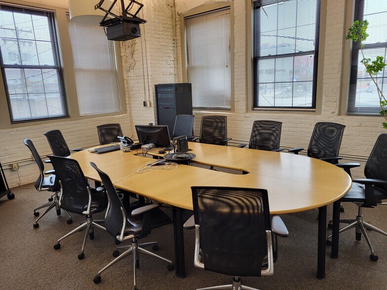 More Photos Of 1432 Hamilton Ave, Cleveland Office For Sale