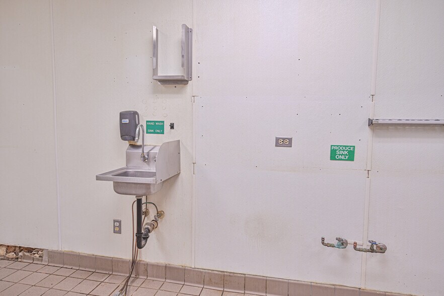 More Photos Of 2675 32nd Ave S, Grand Forks Restaurant For Sale