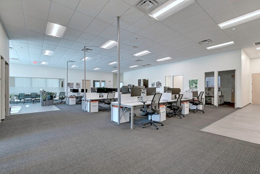 More Photos Of 565 E Germann Rd, Gilbert Warehouse For Lease