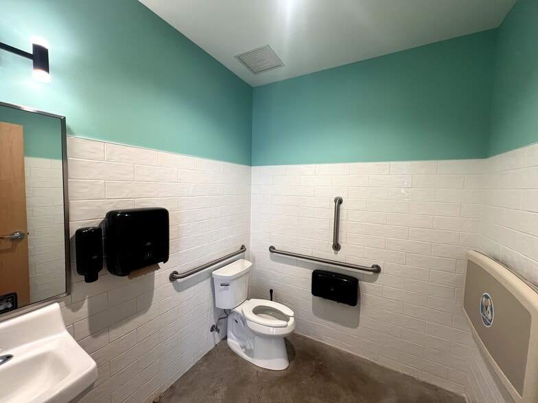 More Photos Of 11565 Theatre Dr, Champlin Unknown For Lease