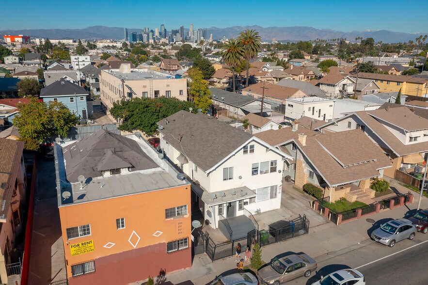More Photos Of 205-207 W Vernon Ave, Los Angeles Apartments For Sale