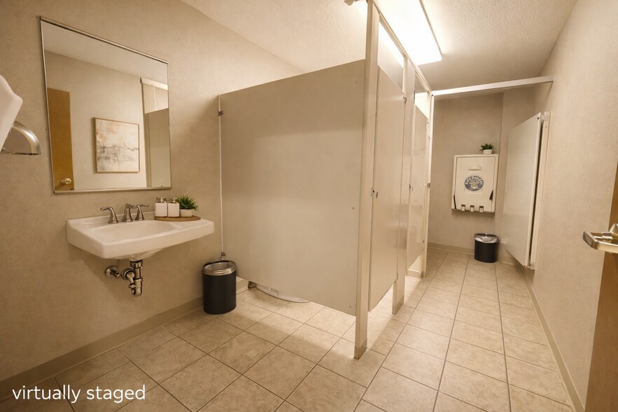More Photos Of 2509 S 1st St, Terre Haute Showroom For Sale