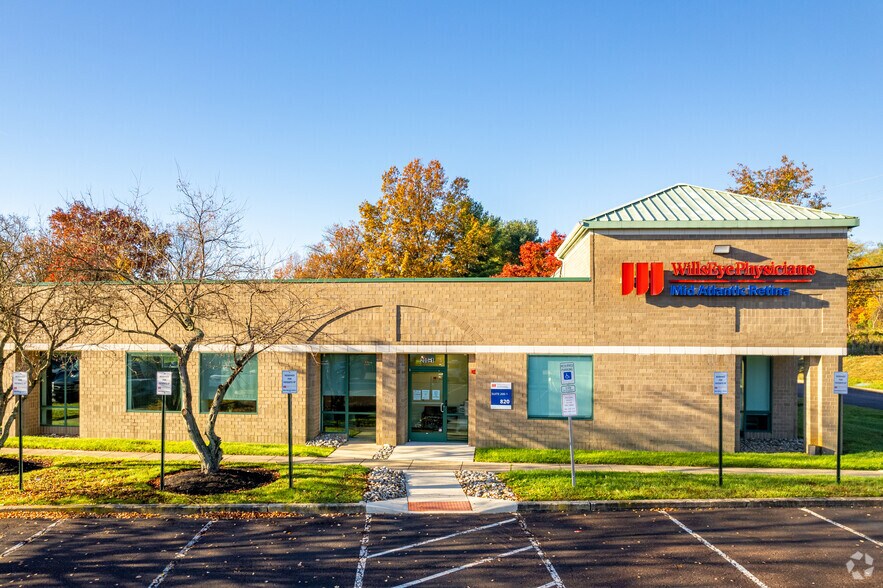 More Photos Of 800-880 Town Center Dr, Langhorne Unknown For Lease