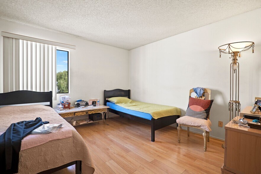 More Photos Of , Tujunga Multifamily For Sale