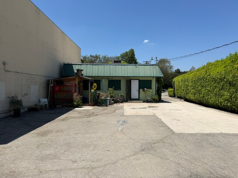 More Photos Of 480 S Rosemead Blvd, Pasadena Office For Sale
