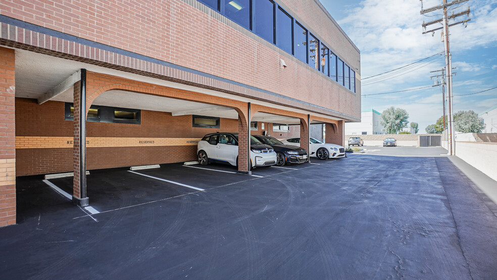 More Photos Of 20355 Hawthorne Blvd, Torrance Office For Lease