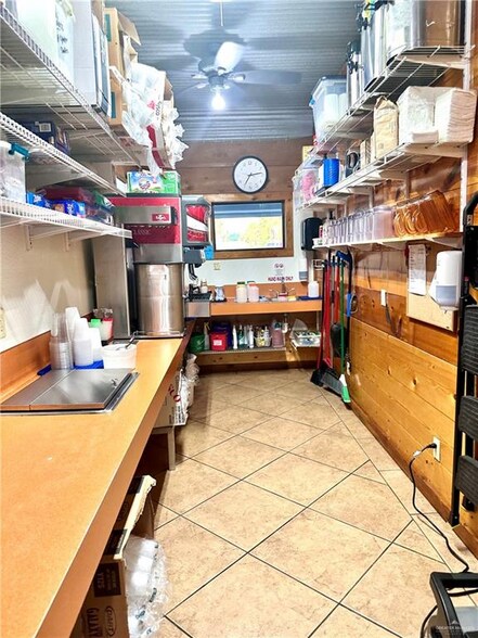 More Photos Of 214 E Chimney Rd, Mission Restaurant For Sale