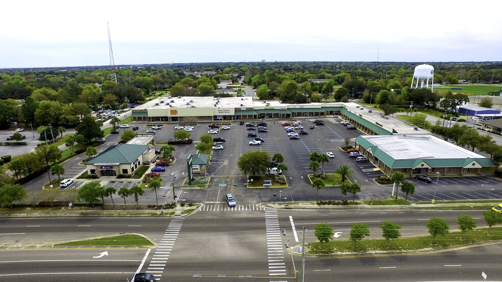 More Photos Of 111-119 Racetrack Rd NW, Fort Walton Beach Storefront For Lease