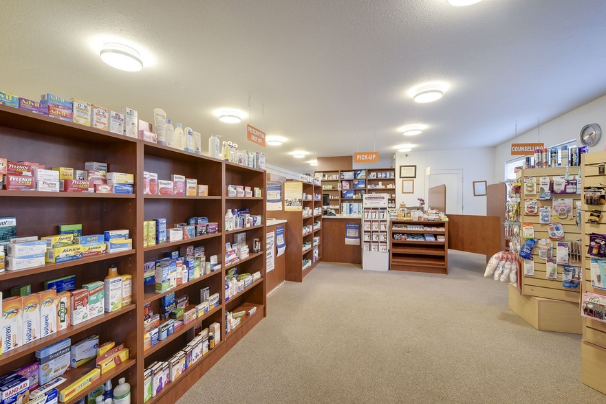 More Photos Of 9103 Glover Rd, Langley Storefront Retail Residential For Lease