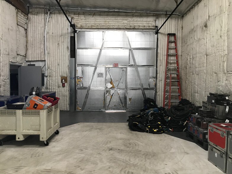 More Photos Of 11800 Sheldon St, Sun Valley Warehouse For Lease