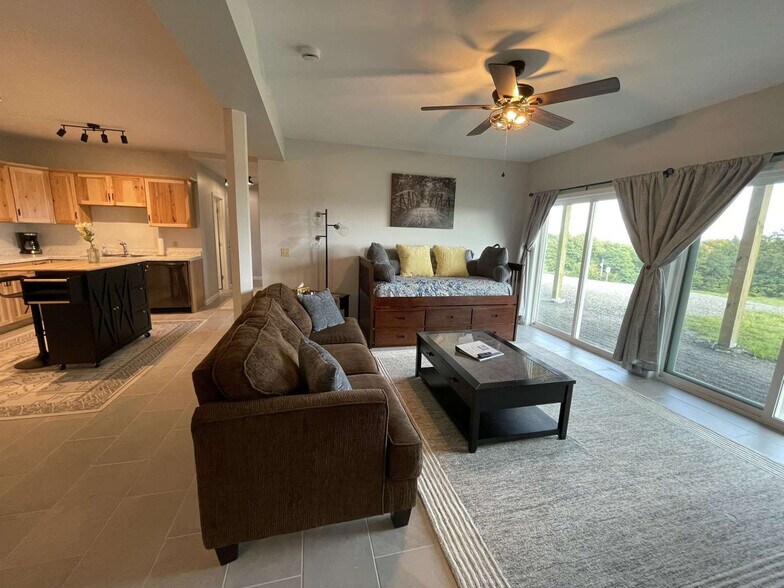 More Photos Of 446 Maples Rd, Milford Hotel For Sale