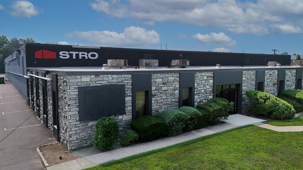 More Photos Of 140-142 Clinton Rd, Fairfield Warehouse For Lease