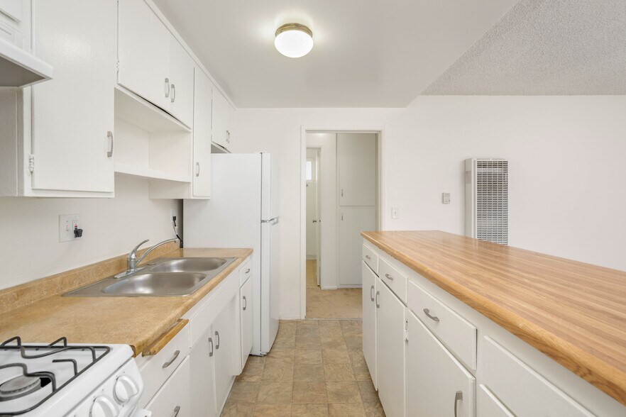 More Photos Of 7000 Etiwanda Ave, Reseda Apartments For Sale