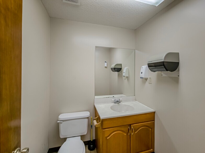 More Photos Of 2773 Marshall Dr, Tifton Warehouse For Sale