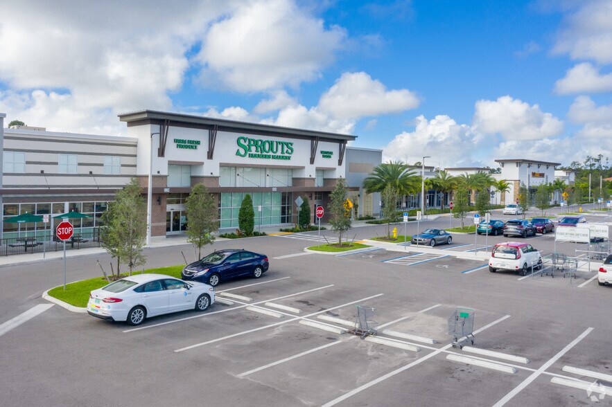 More Photos Of 2220-2228 Logan Blvd N, Naples General Retail For Lease