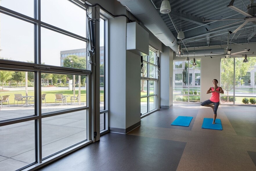 More Photos Of 4130 Parklake Ave, Raleigh Office For Lease