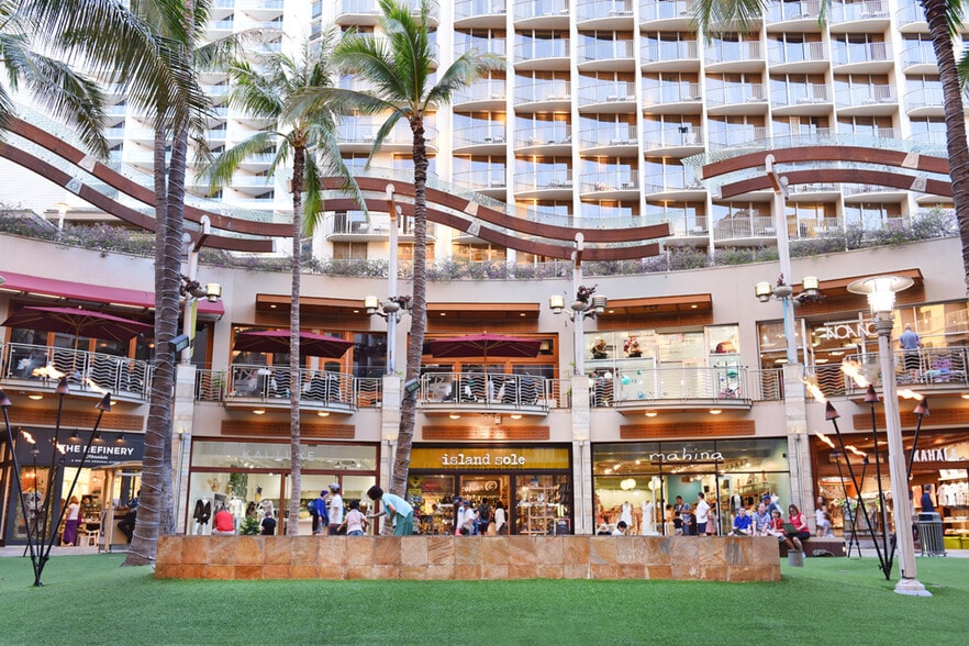 More Photos Of 227 Lewers St, Honolulu General Retail For Lease