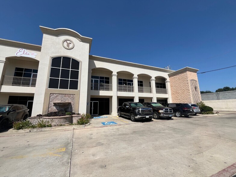 More Photos Of 8917 Molly, Laredo Office For Sale