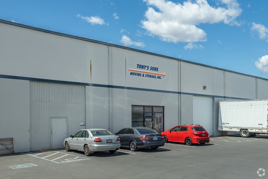 More Photos Of 2419 Mercantile Dr, Rancho Cordova Warehouse For Lease