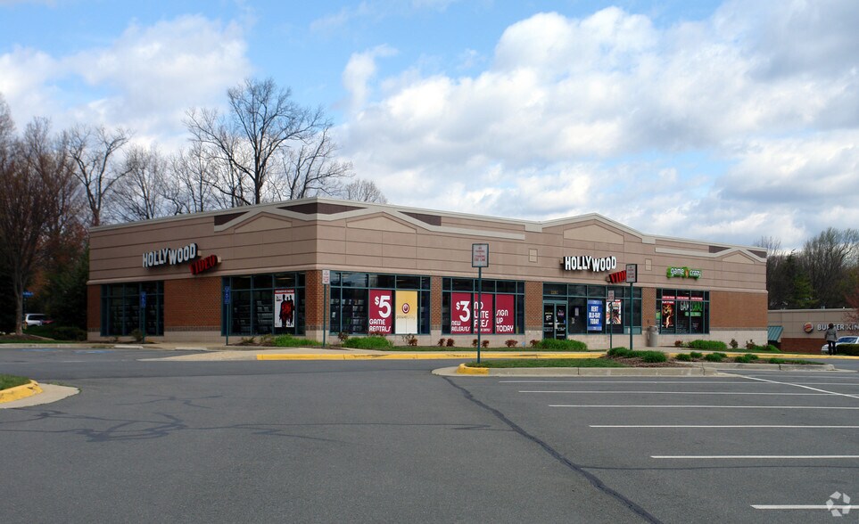 More Photos Of 2204-2280 Hunters Woods Plz, Reston Unknown For Lease