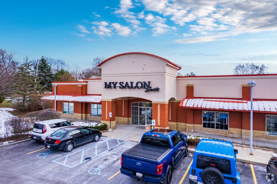 More Photos Of 14625 W Capitol Dr, Brookfield Storefront For Lease