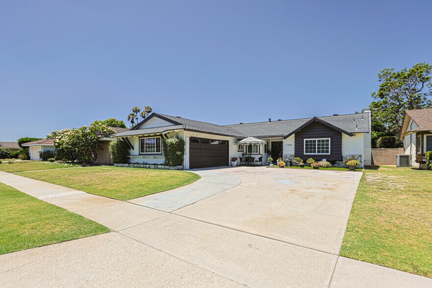 More Photos Of 17819 Bay St, Fountain Valley Specialty For Sale