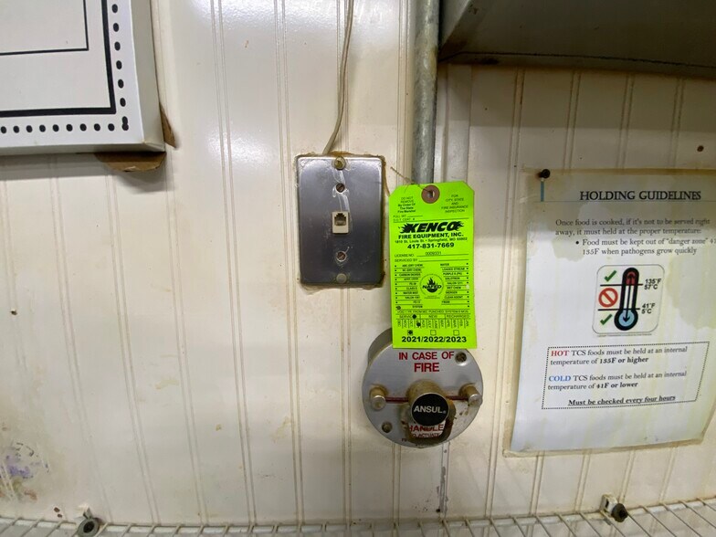 More Photos Of 215 S Washington Ave, Walnut Grove Restaurant For Sale