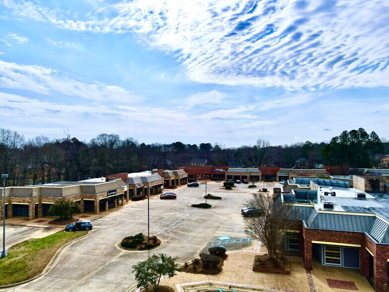 More Photos Of 1625 E County Line Rd, Jackson Freestanding For Lease